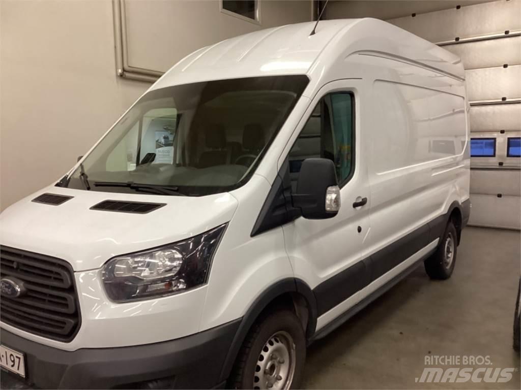 Ford Transit شاحنة مقفلة