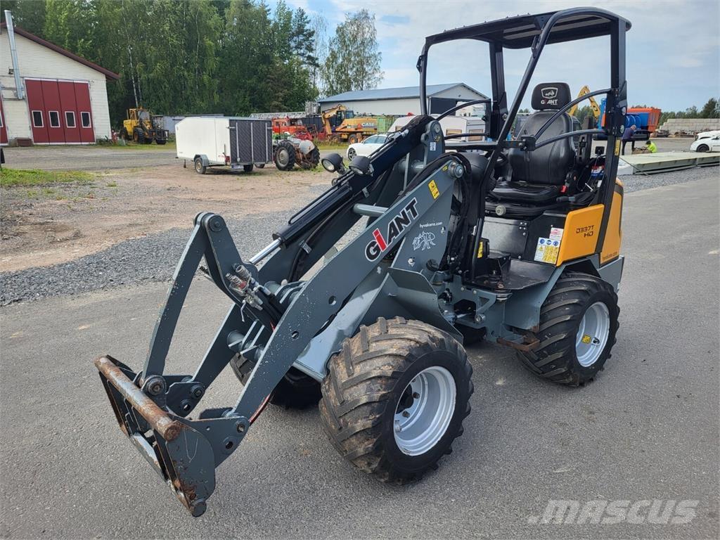 GiANT D337T ماكينات زراعية أخرى