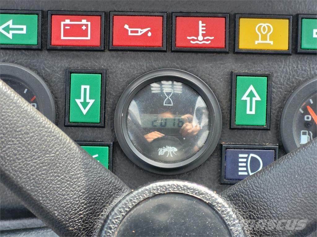 GiANT D337T ماكينات زراعية أخرى