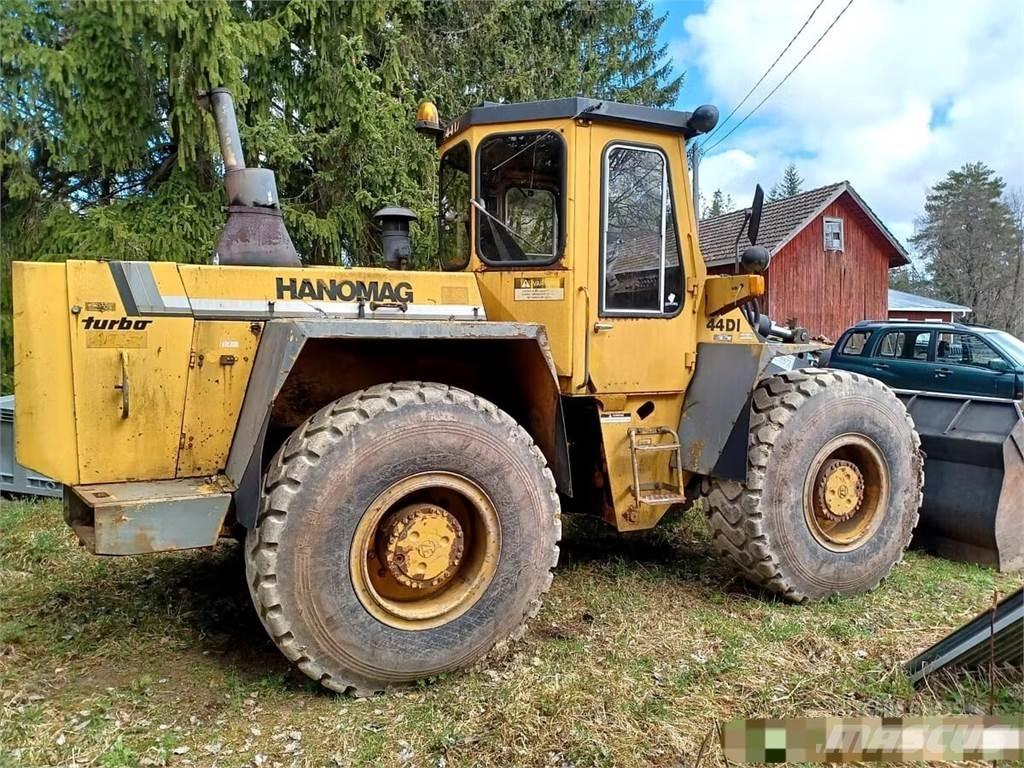 Hanomag 44D لوادر بعجل