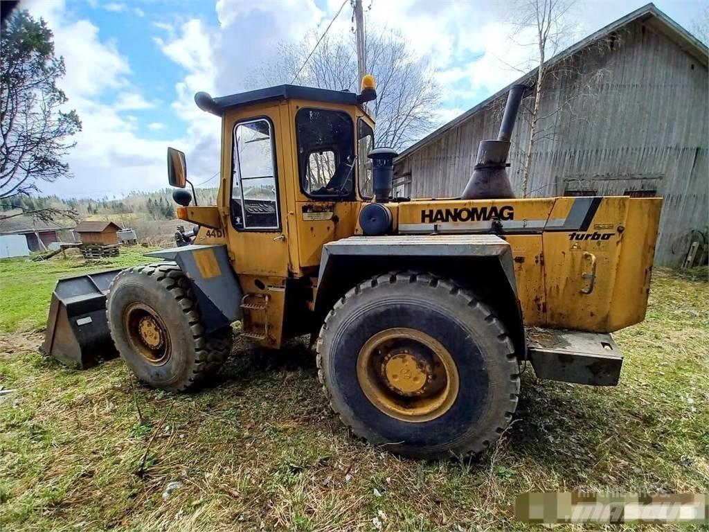 Hanomag 44D لوادر بعجل