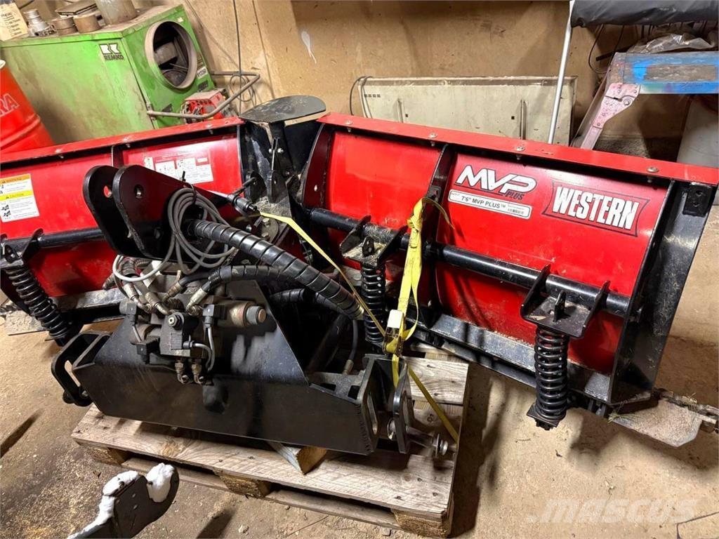 Hilltip Aura حراثات ونصول الجليد