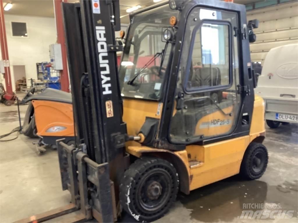 Hyundai HDE 25 E شاحنات الديزل