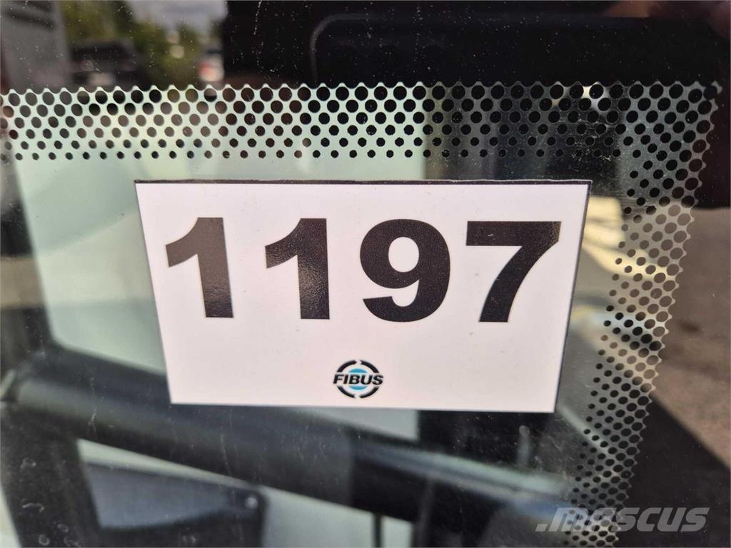 Isuzu Grand Toro المركبة