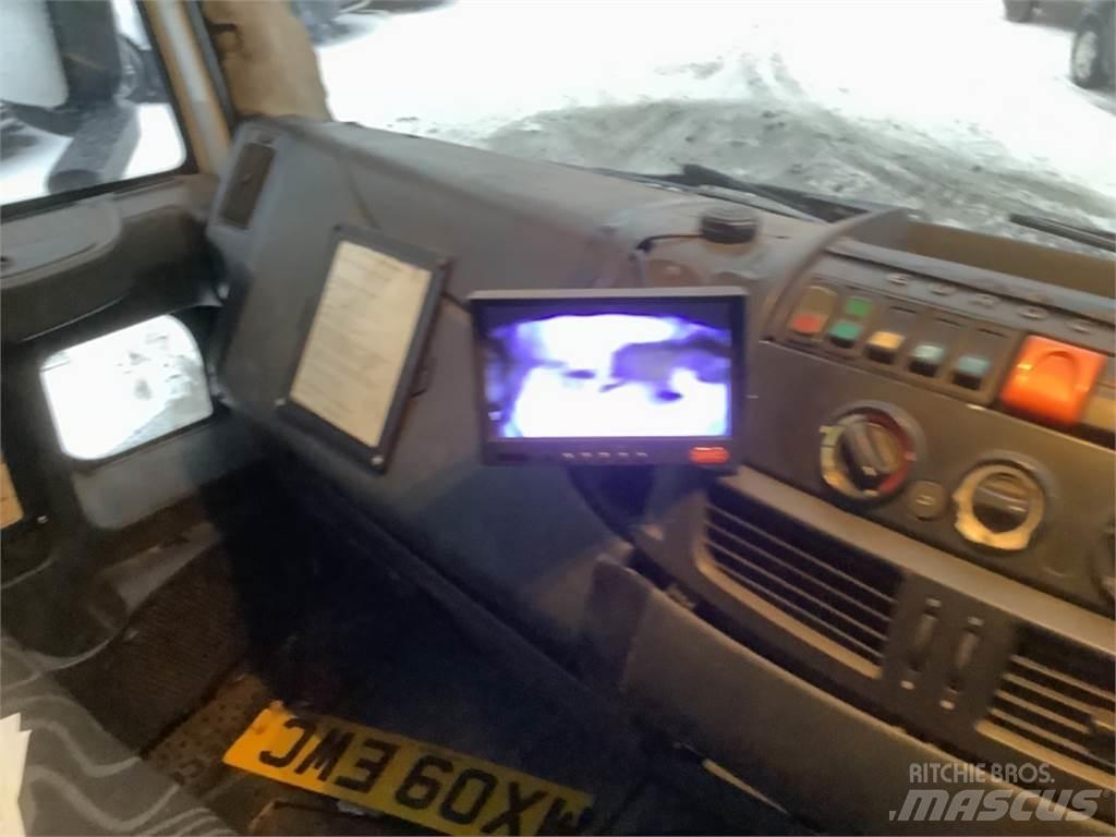 Iveco 180 e 25 شاحنات أخرى