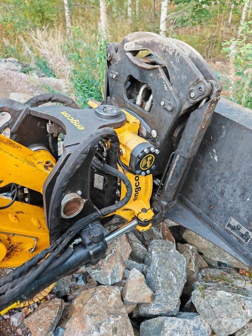 JCB 160 lc حفارات زحافة