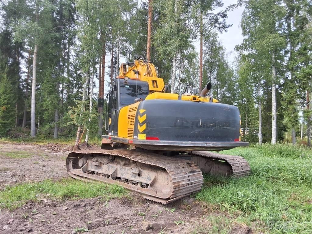 JCB 210 LCT4 حفارات زحافة