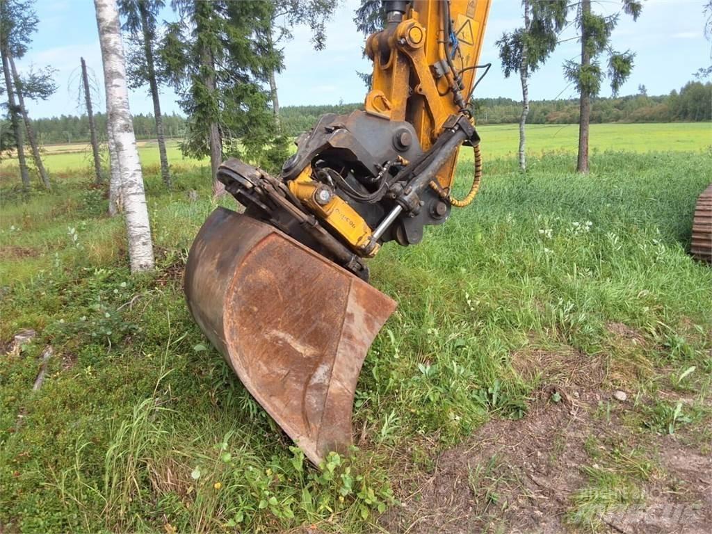 JCB 210 LCT4 حفارات زحافة