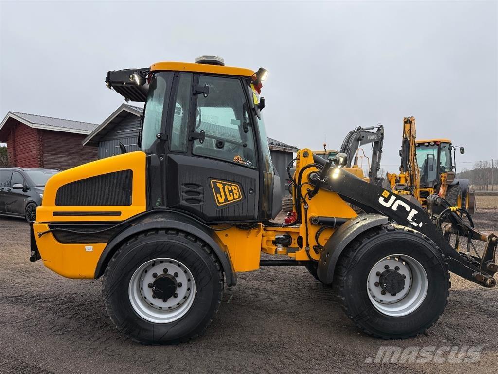 JCB 409 لوادر بعجل