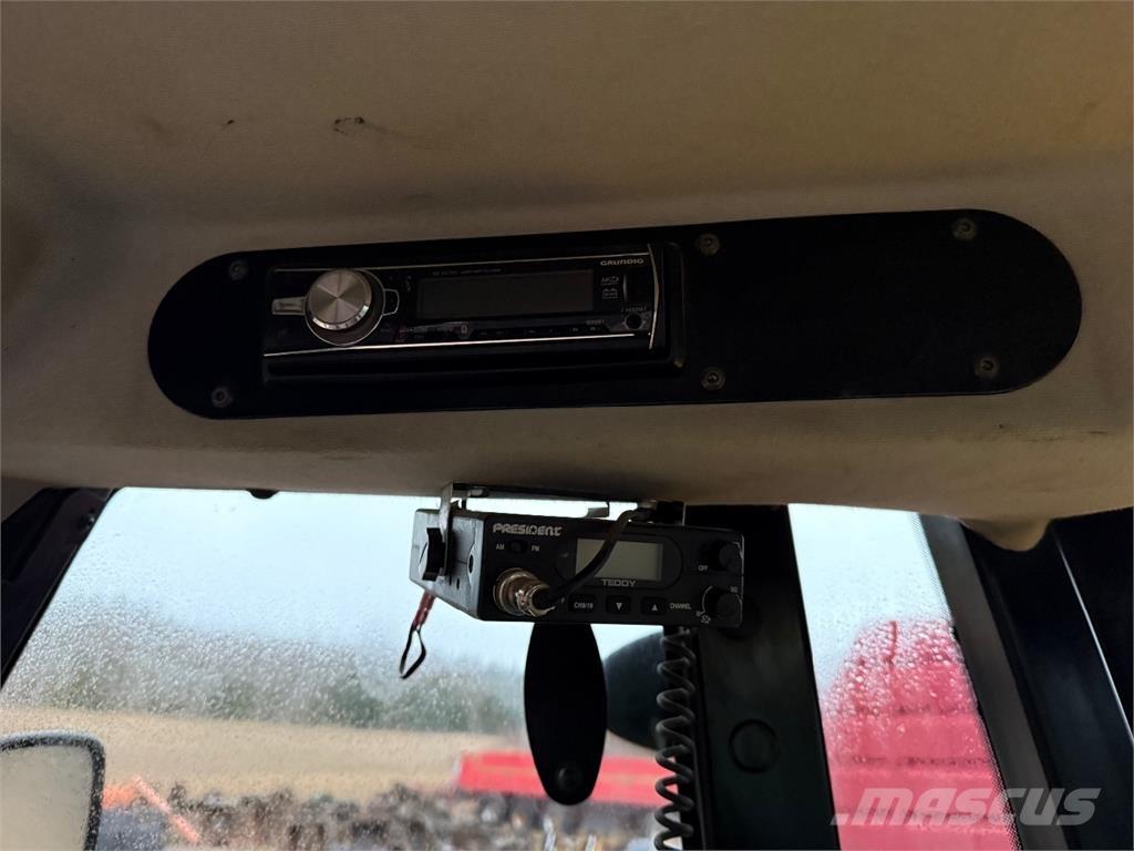 JCB 409 لوادر بعجل