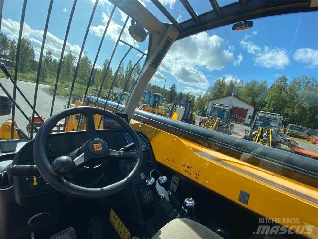 JCB 535-125 مناولات متداخلة