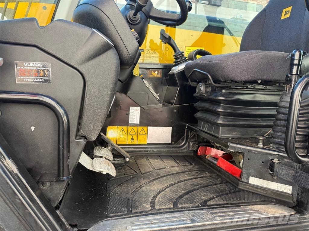 JCB 540-170 مناولات متداخلة