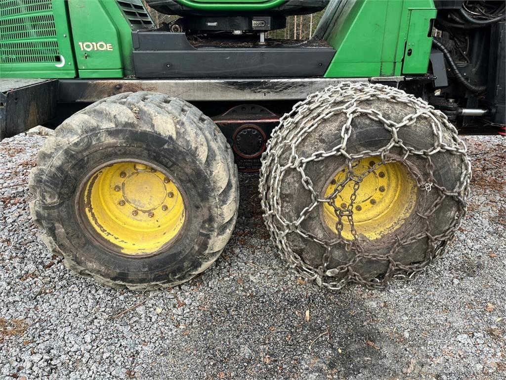 John Deere 1010E شاحنات