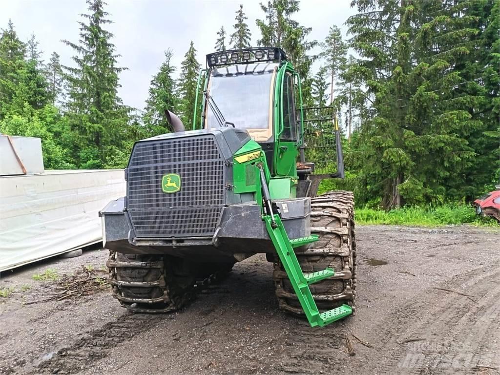 John Deere 1010G شاحنات