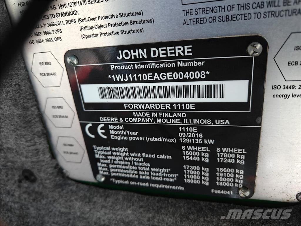 John Deere 1110 E شاحنات
