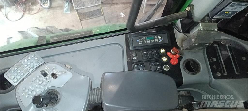 John Deere 1110E شاحنات