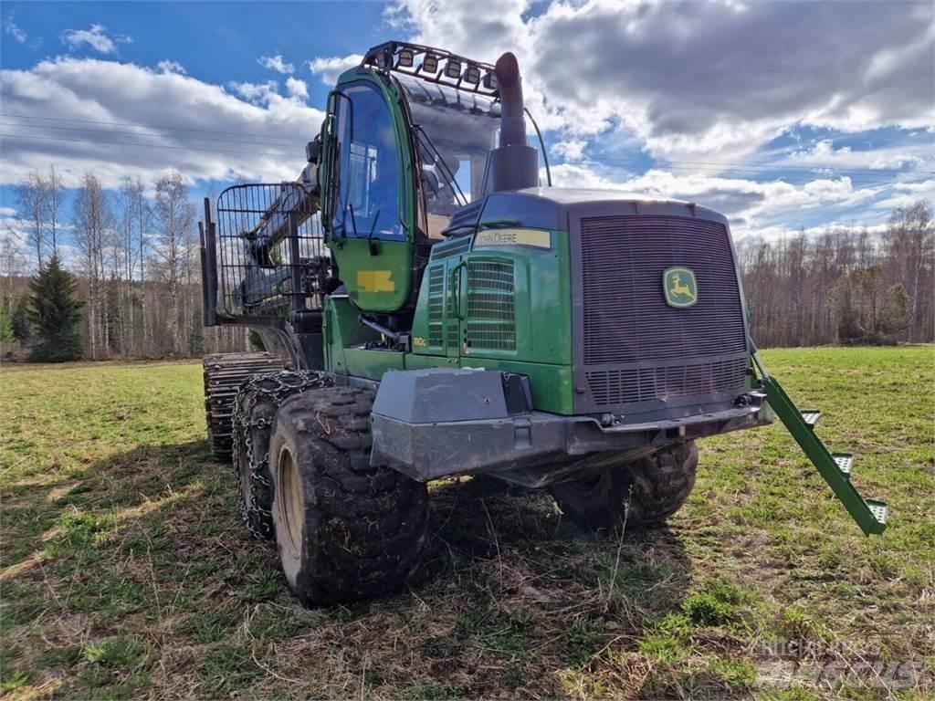 John Deere 1110G شاحنات