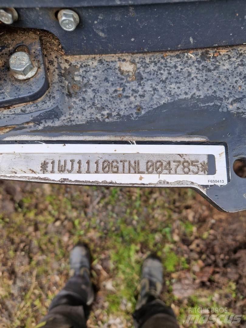 John Deere 1110G شاحنات