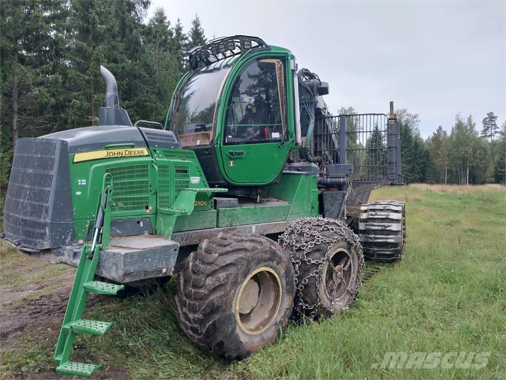 John Deere 1210G شاحنات