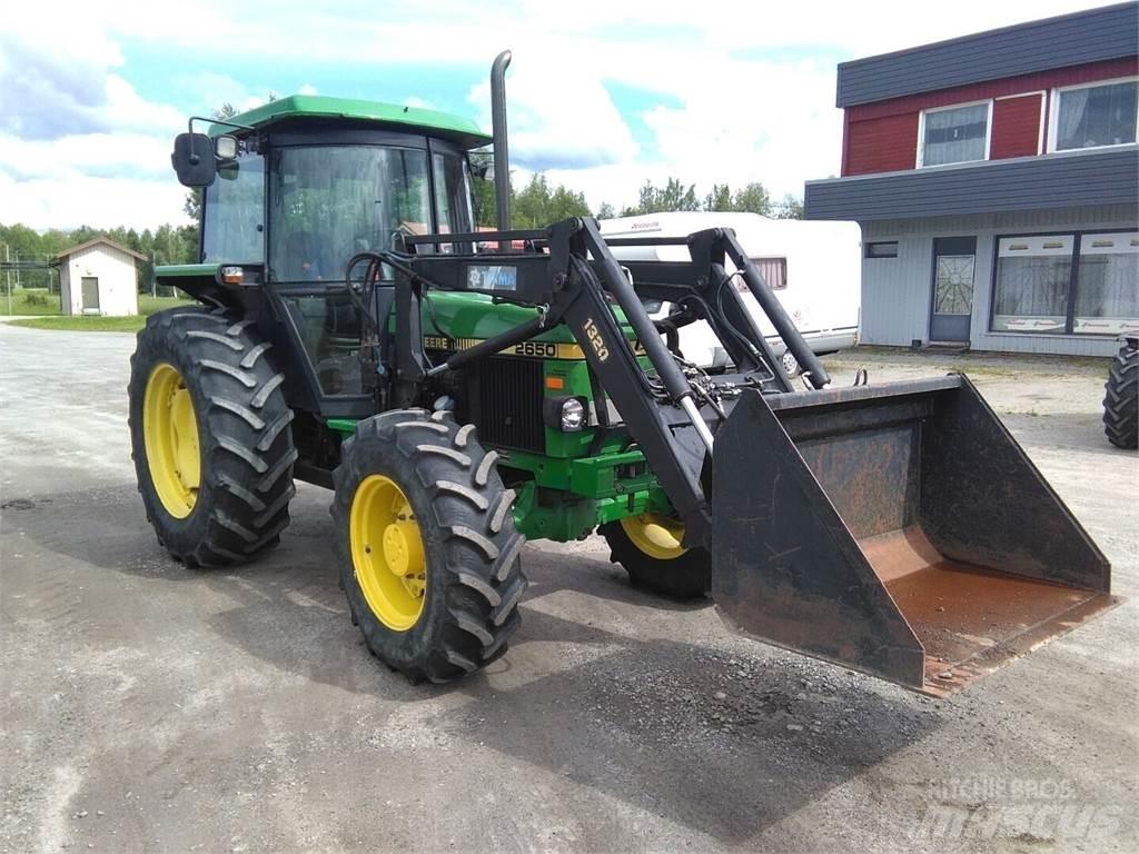 John Deere 2650 الجرارات