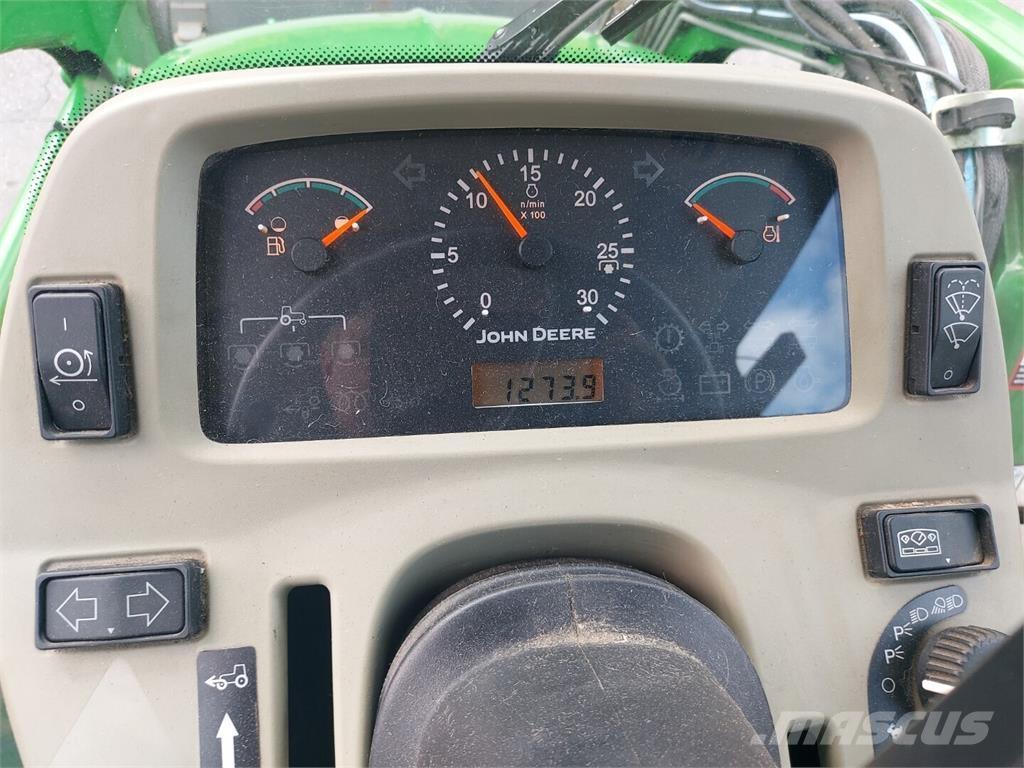 John Deere 3720 الجرارات