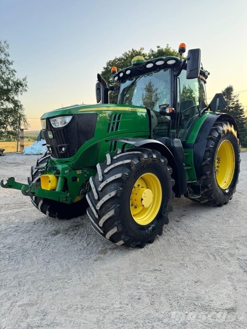 John Deere 6215R الجرارات