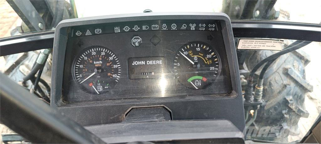 John Deere 6400 الجرارات