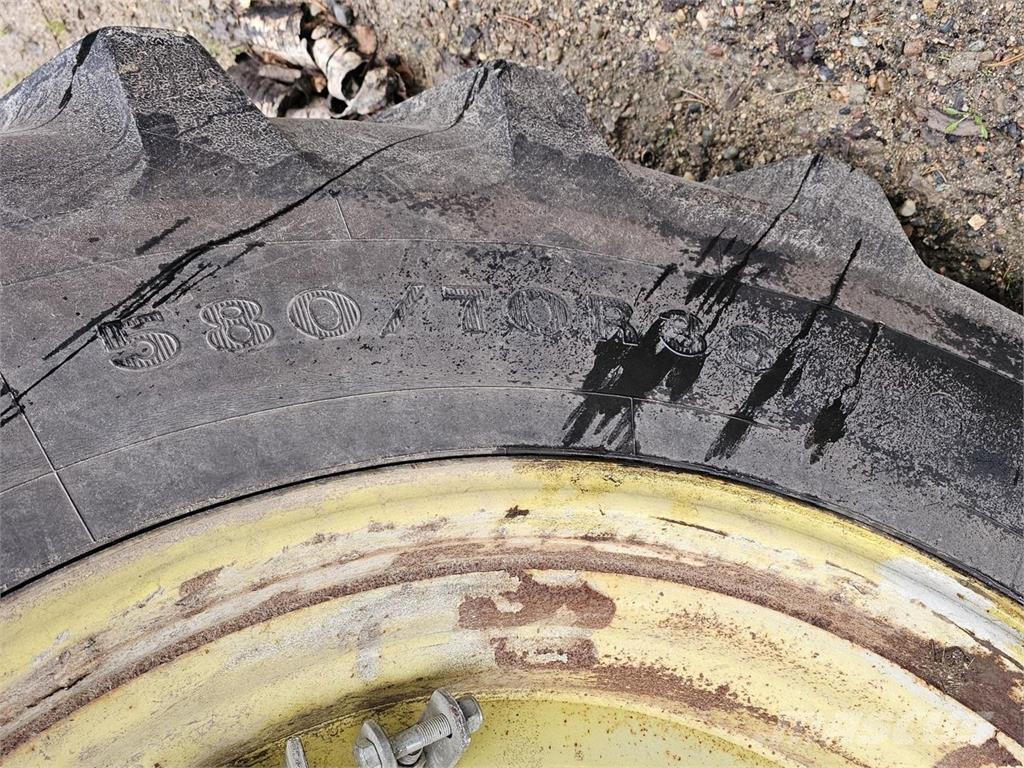 John Deere 6800 الجرارات