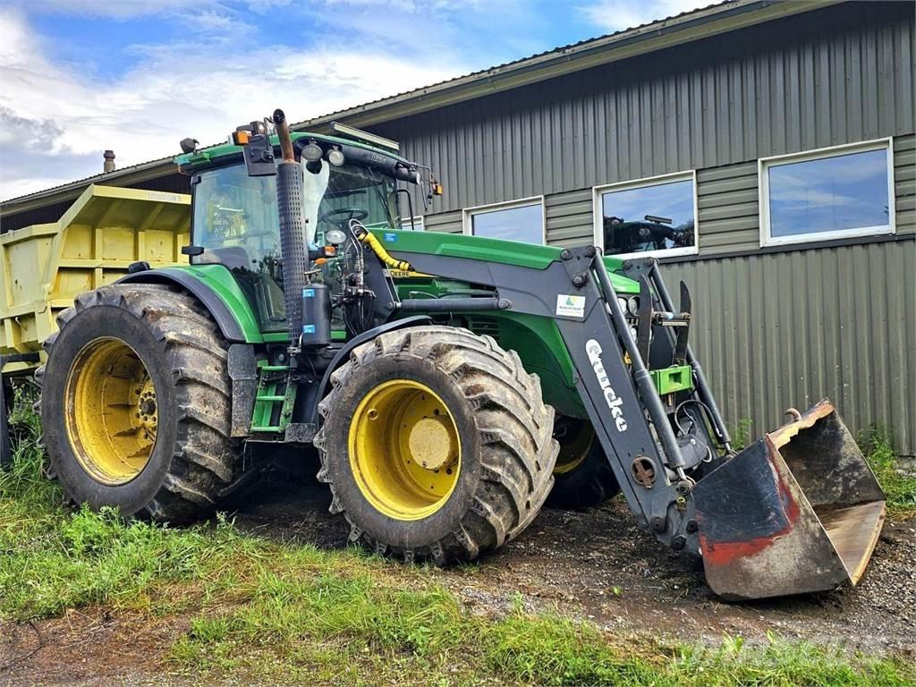 John Deere 7930 الجرارات