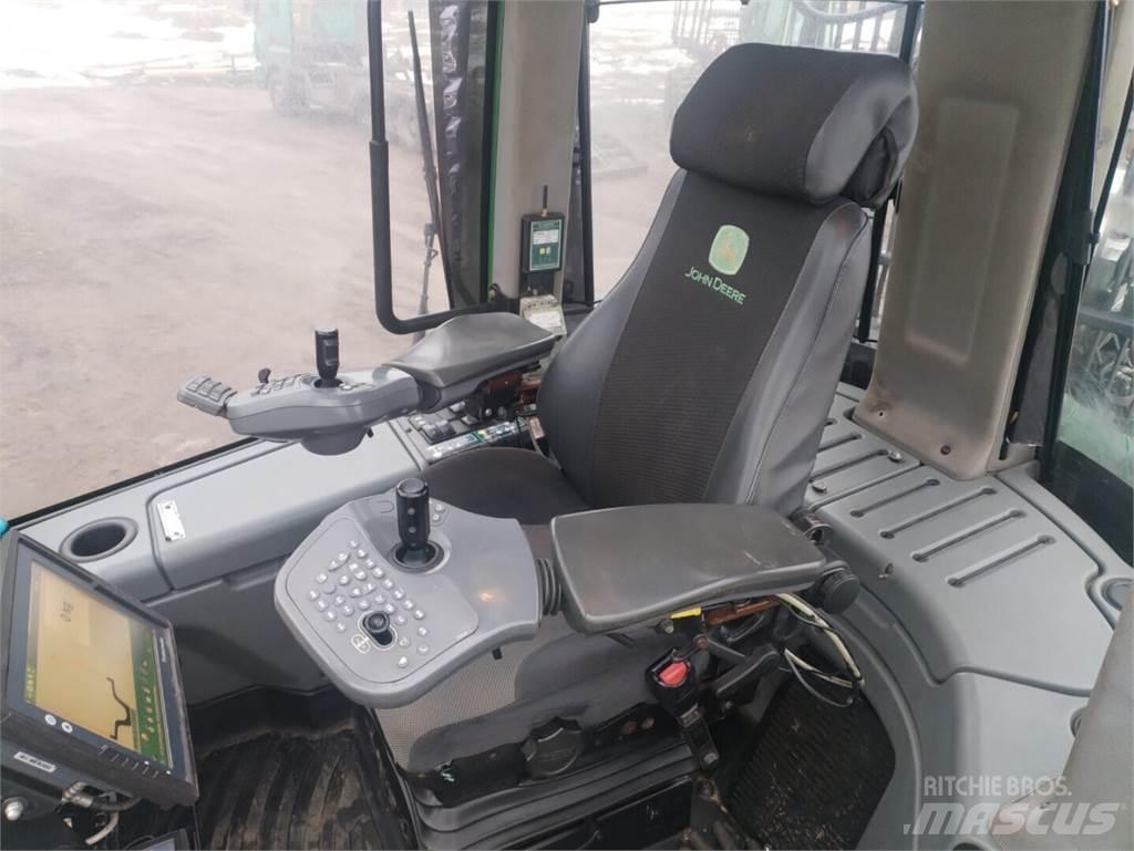 John Deere 810 E شاحنات