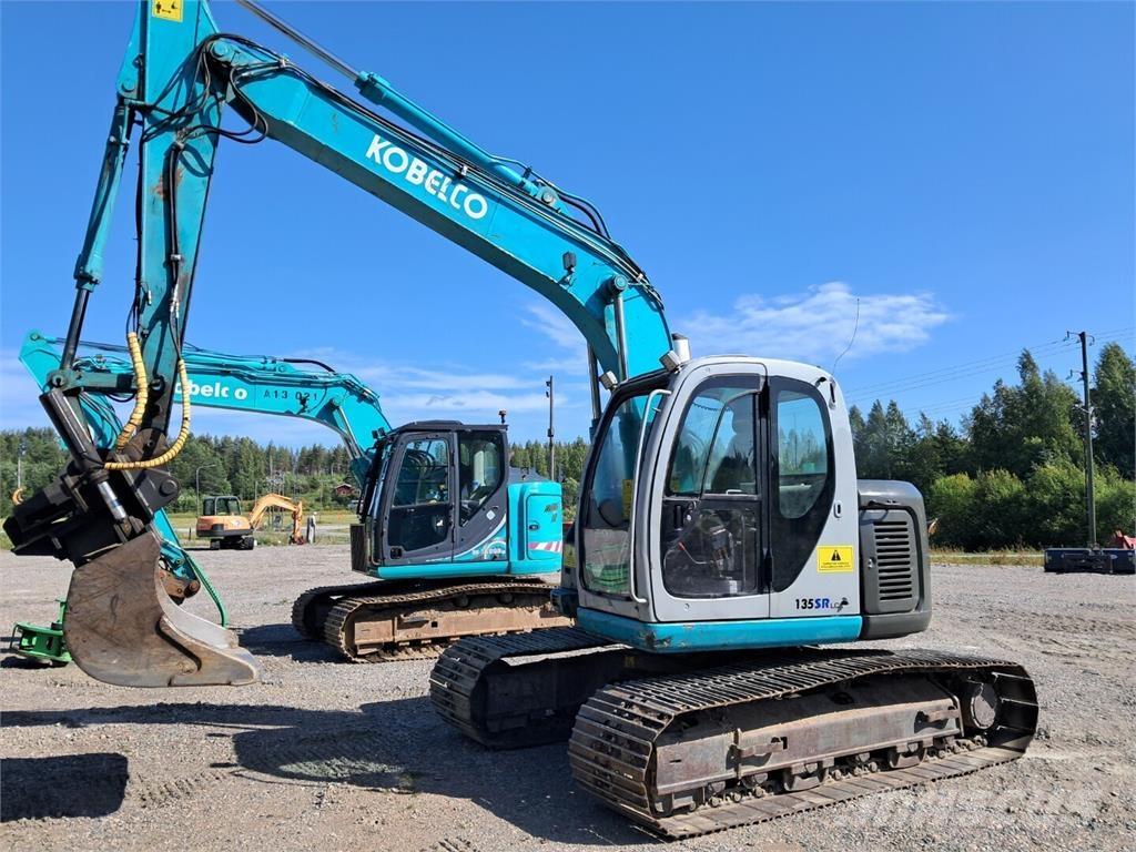 Kobelco 135 srlc حفارات زحافة