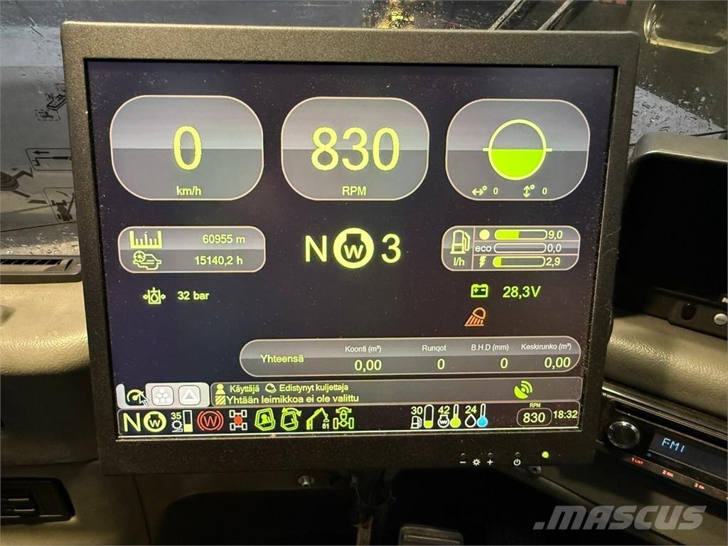 Komatsu 901 TX حصادات