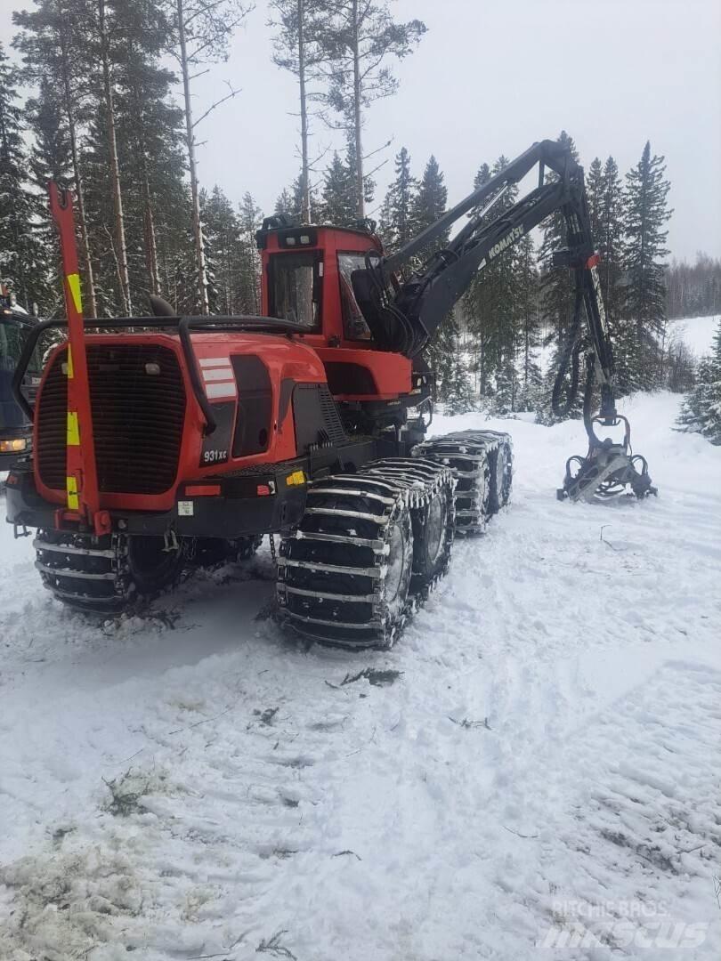 Komatsu 931 xc حصادات