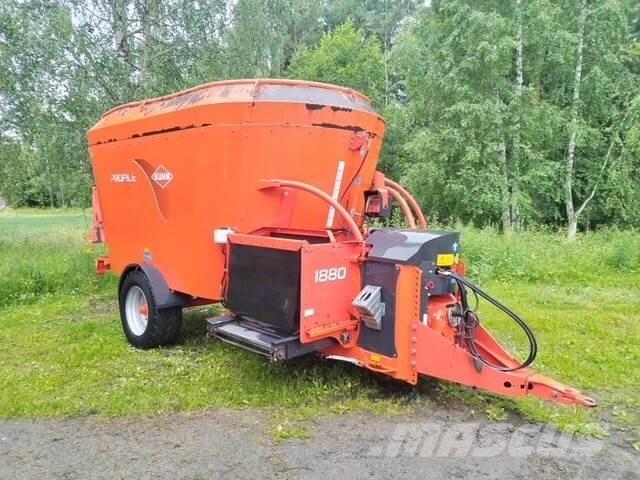Kuhn Profile 1880 ماكينات وملحقات مواش أخرى