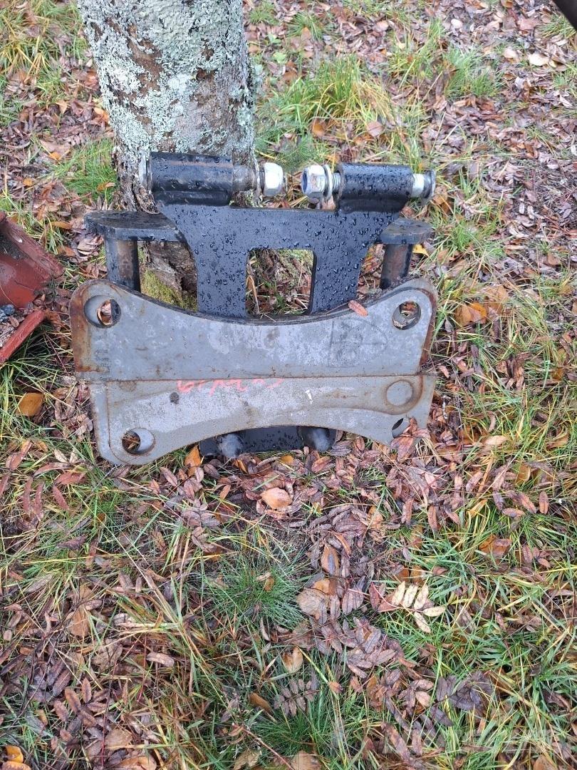 Lännen 880S لوادر ذات جرافات عكسية