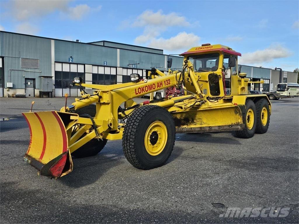 Lokomo AH 132 C معدات تمهيد الطرق