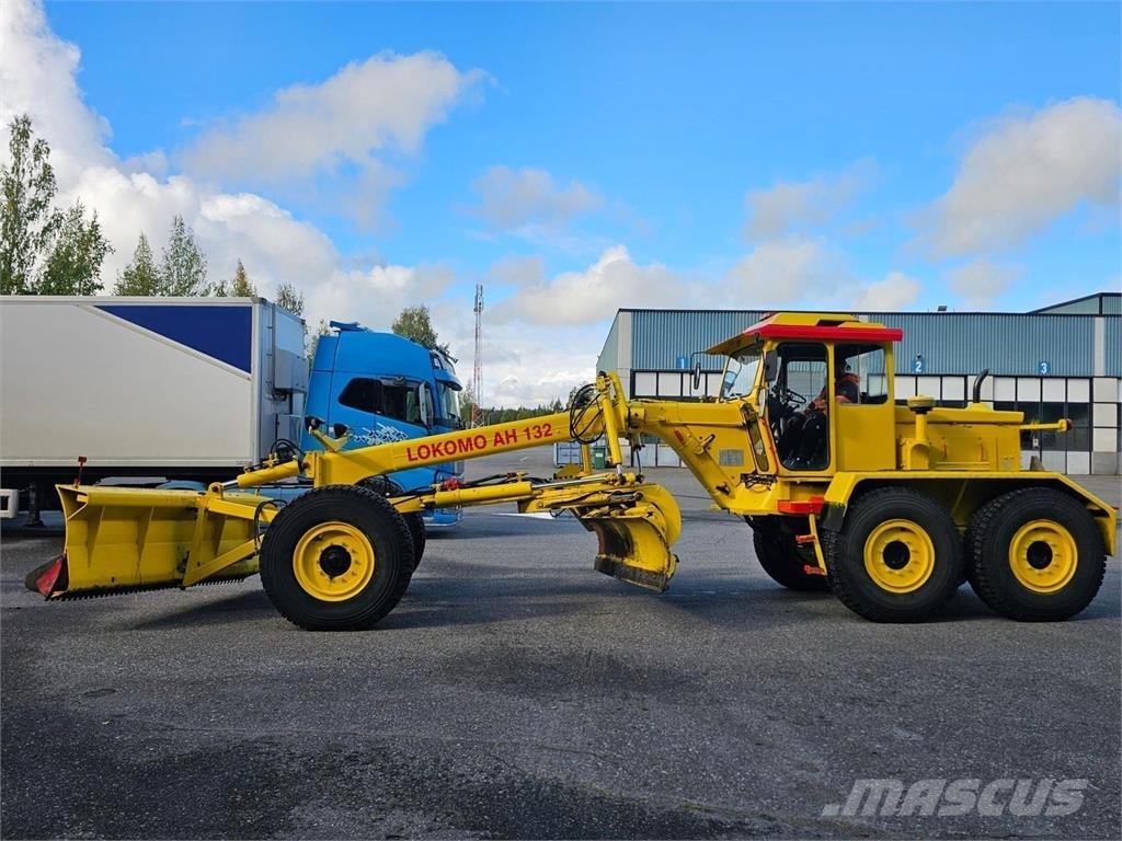 Lokomo AH 132 C معدات تمهيد الطرق