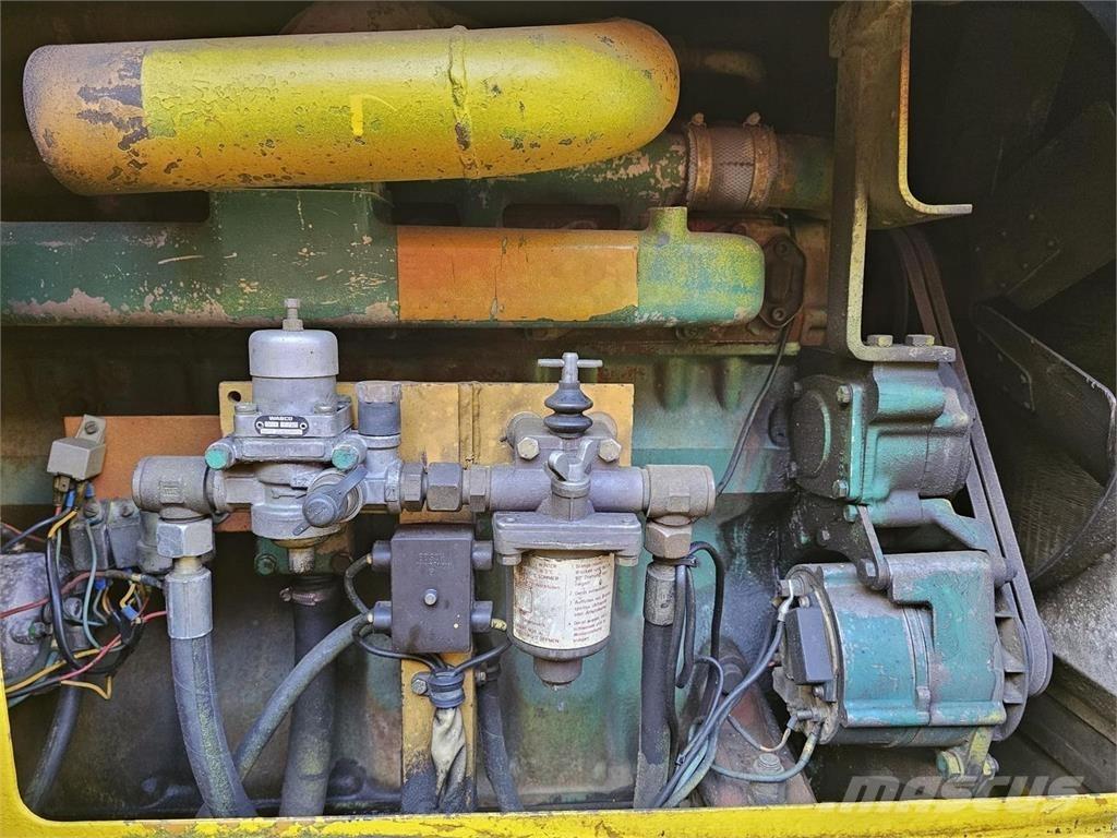 Lokomo AH 132 C معدات تمهيد الطرق