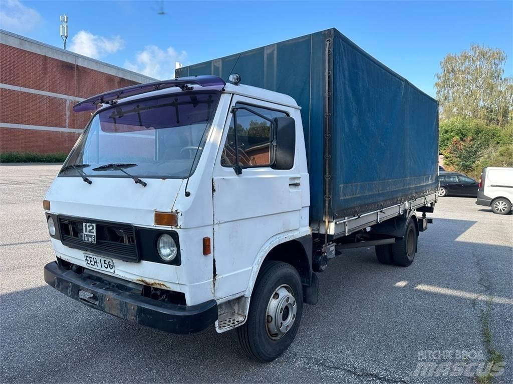 MAN Vw 9.136 شاحنات بغطاء جانبي