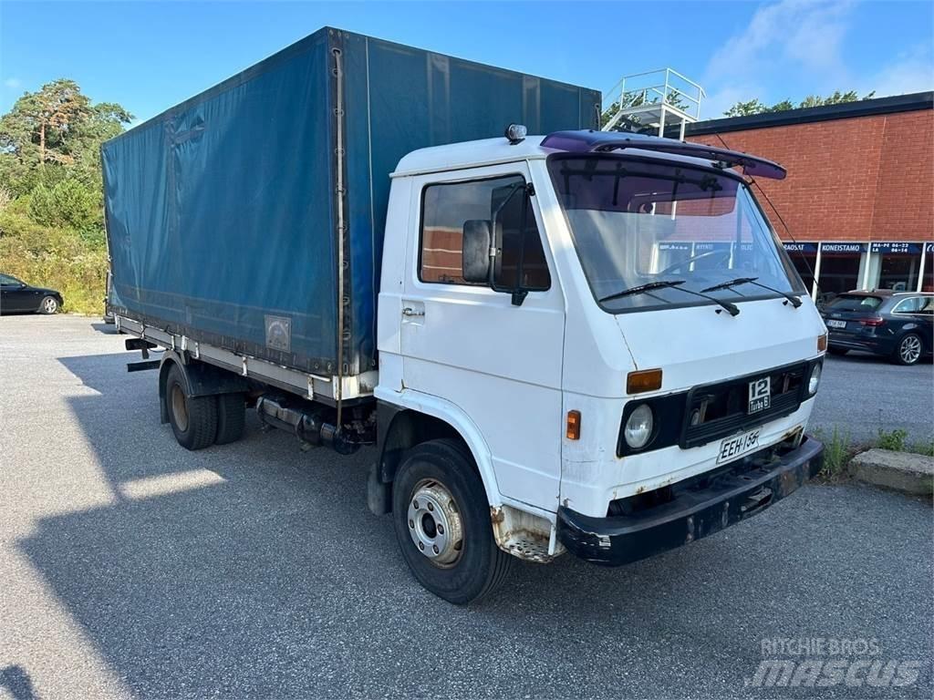 MAN Vw 9.136 شاحنات بغطاء جانبي