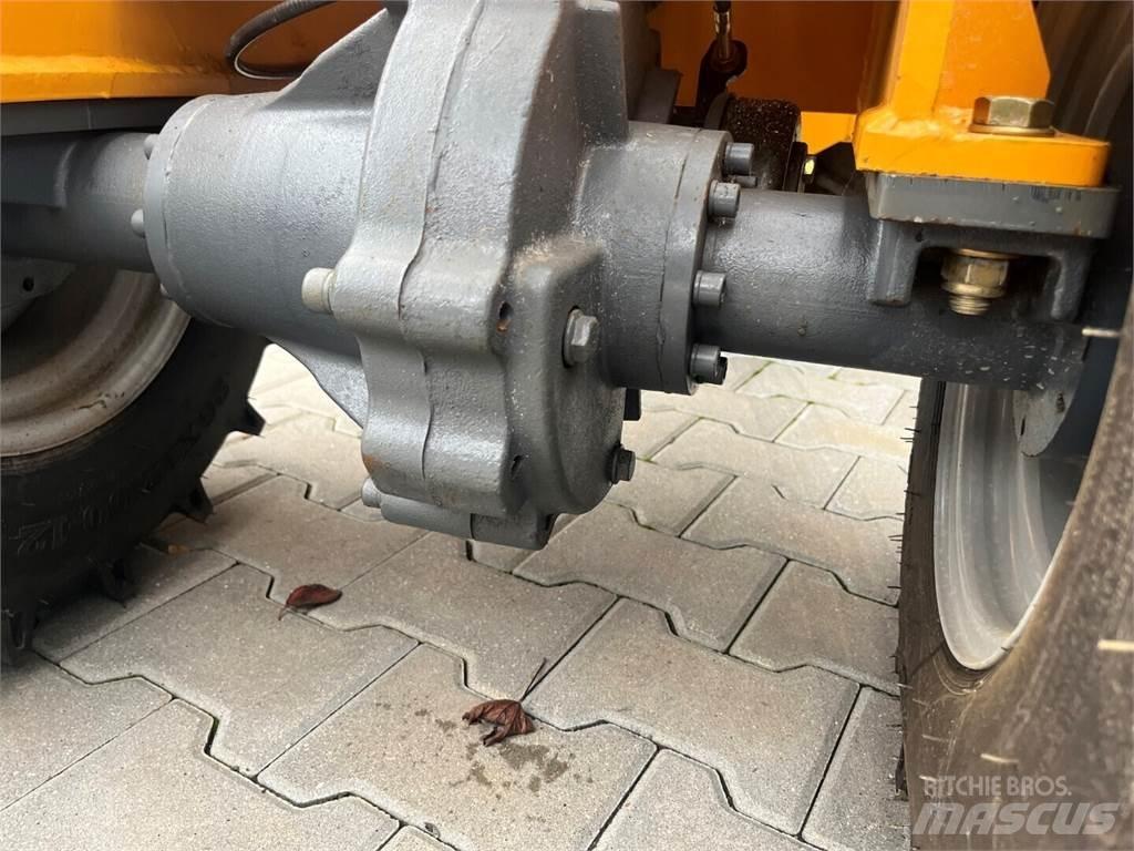 Multiloader L 10 لوادر صغيرة