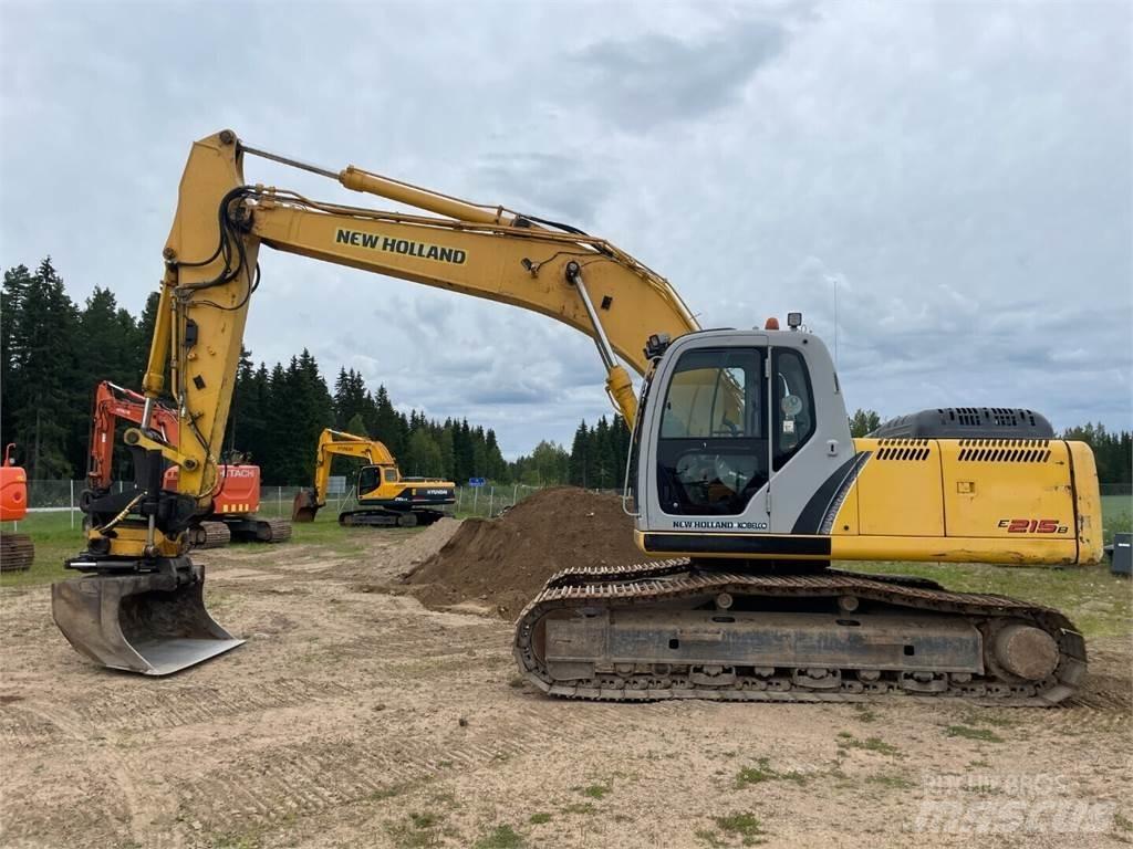 New Holland E215B حفارات زحافة