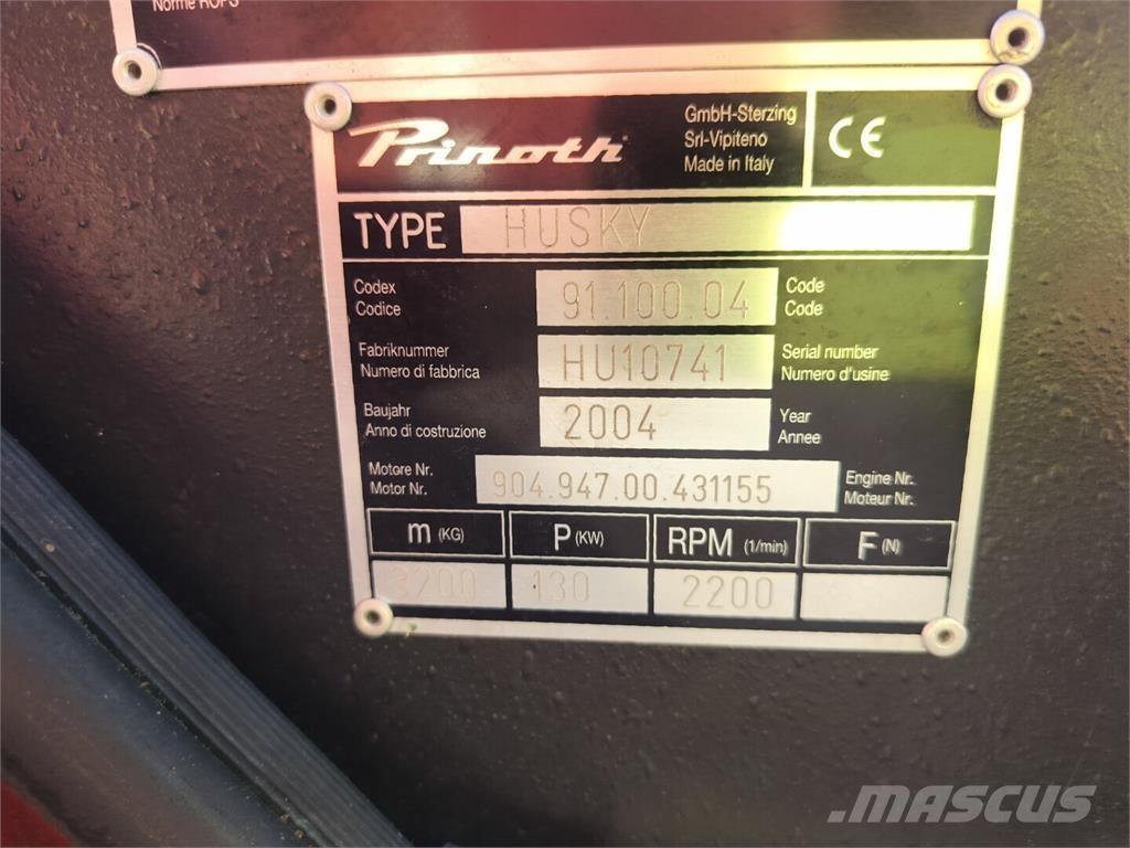 Prinoth Husky ماكينات أخرى لتجهيز الأراضي