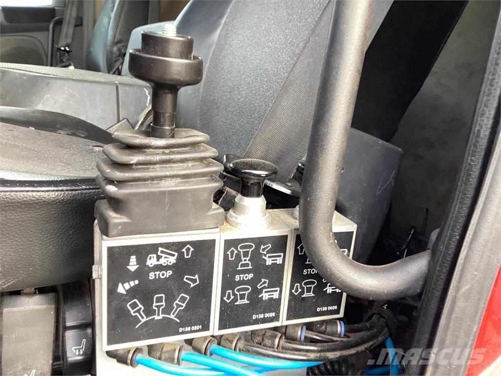 Scania P 320 شاحنات الرافعات الخطافية