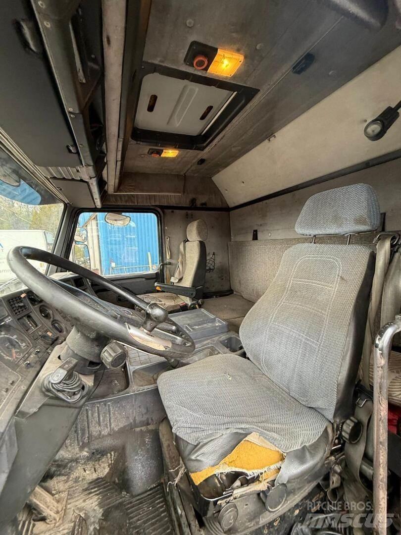 Scania R 143 8x2 مركبات النقل