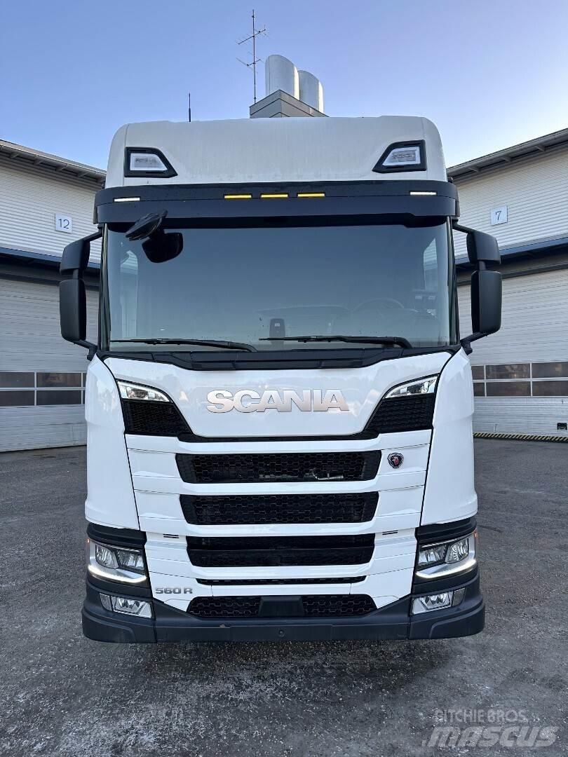 Scania R560 6x4 وحدات الجر
