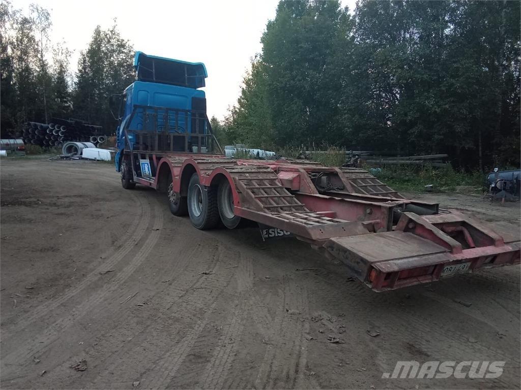 Sisu E12 شاحنات نقل آلة الغابات