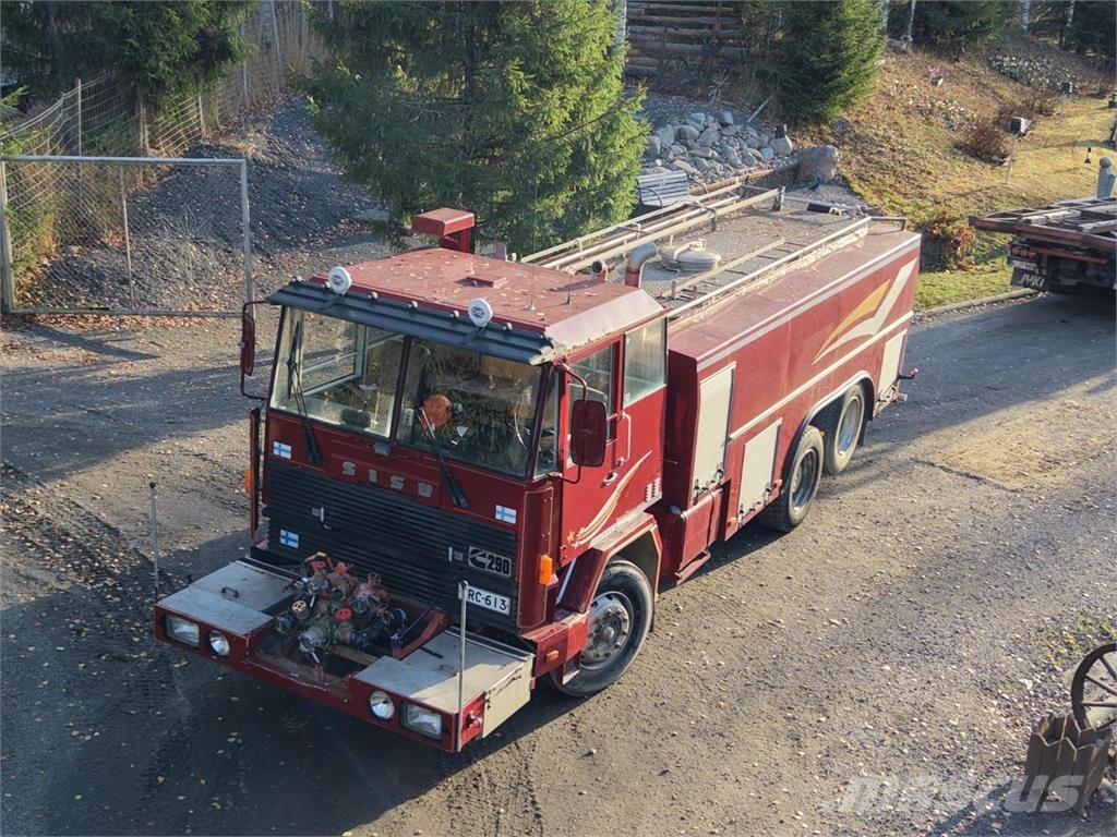 Sisu Paloauto 6X2 شاحنات أخرى