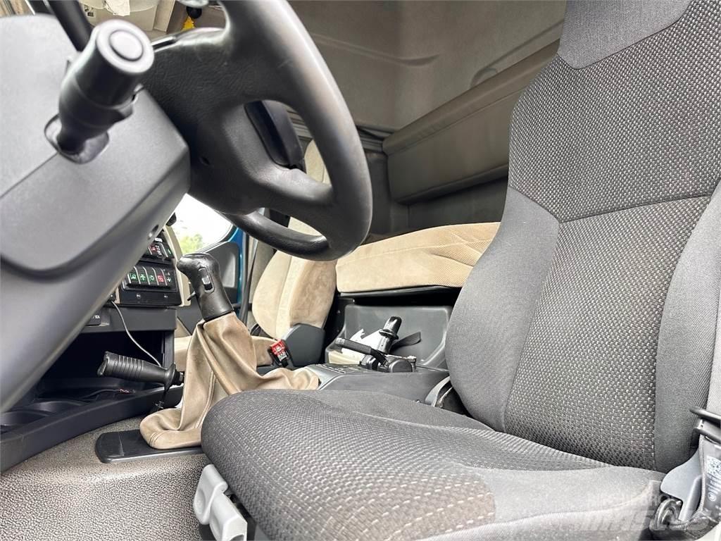Sisu R500 8x4 شاحنات قلابة
