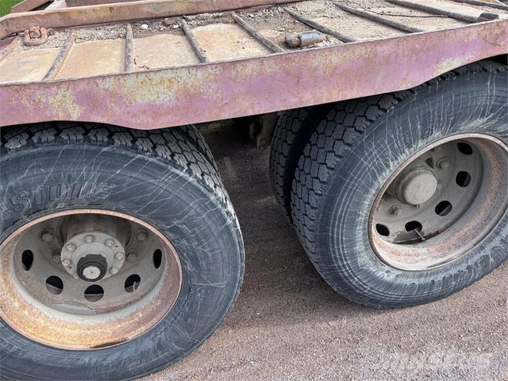 Sisu SM300 6X2 شاحنات نقل آلة الغابات